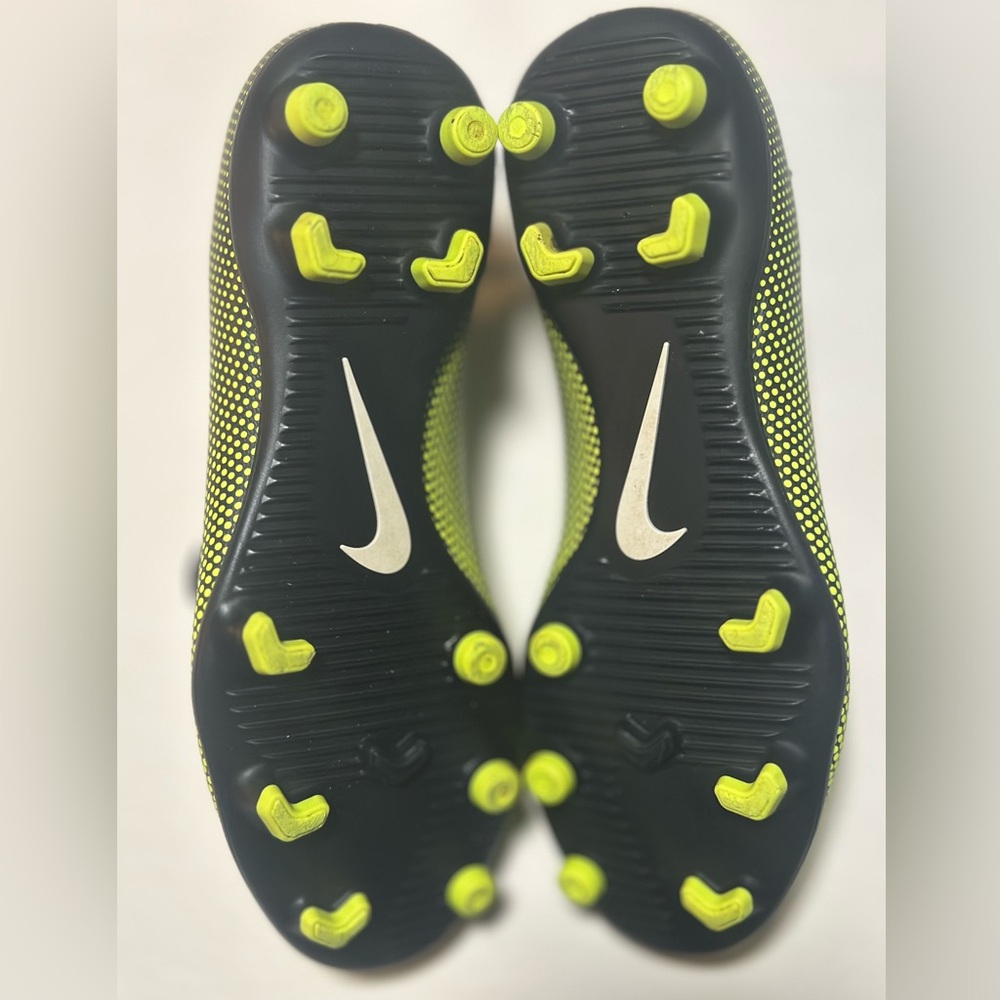 Kids Nike Bright Yellow and Black Soccer Cleats - Picture 5 of 6